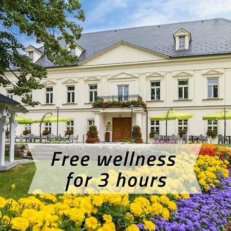 Hotel Zámeček Petrovice - free wellness 3h Petrovice u Karviné Exterior foto