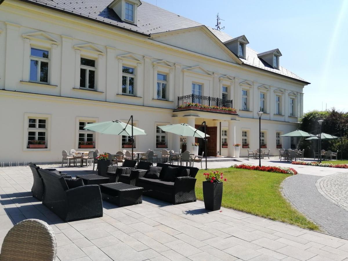 Hotel Zámeček Petrovice - free wellness 3h Petrovice u Karviné Exterior foto
