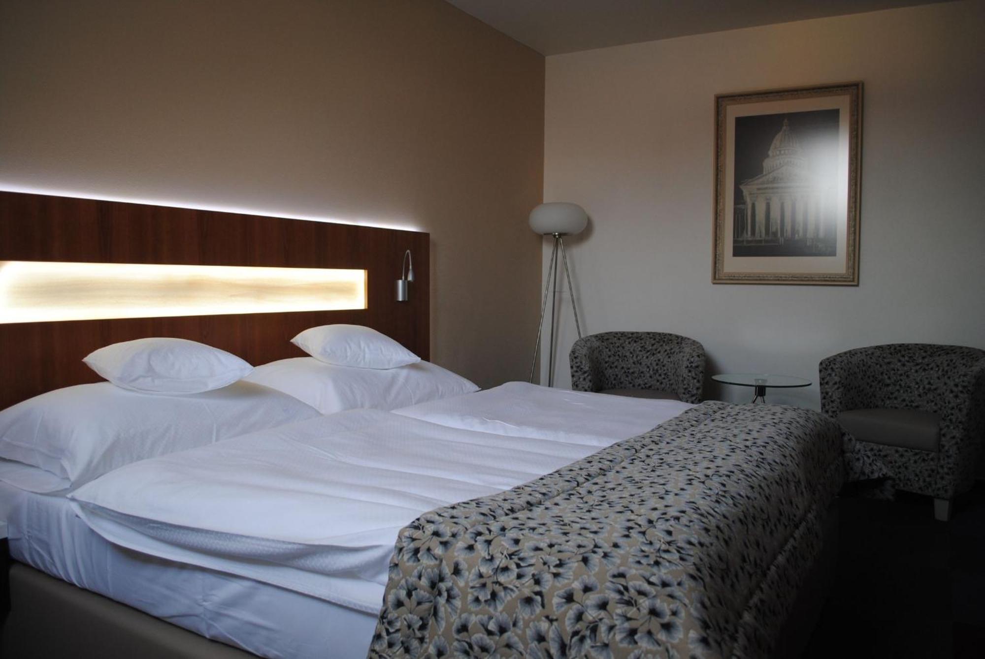 Hotel Zámeček Petrovice - free wellness 3h Petrovice u Karviné Habitación foto
