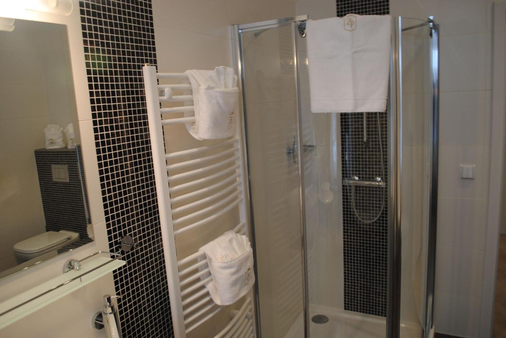 Hotel Zámeček Petrovice - free wellness 3h Petrovice u Karviné Habitación foto