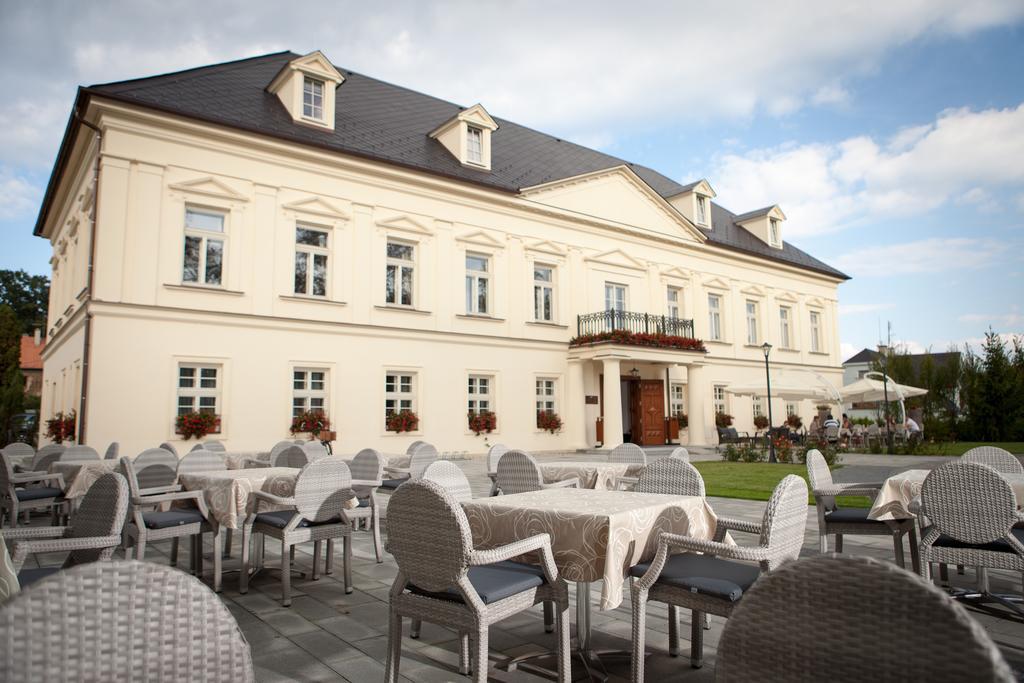 Hotel Zámeček Petrovice - free wellness 3h Petrovice u Karviné Exterior foto